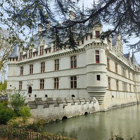 Gite Pause Au Jardin Piscine Chauffee Saint-Branchs Luaran gambar