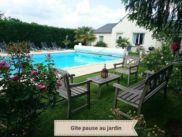 Gite Pause Au Jardin Piscine Chauffee Saint-Branchs Luaran gambar