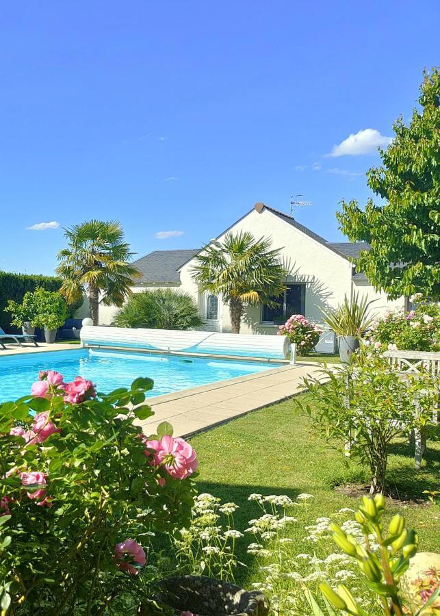 Gite Pause Au Jardin Piscine Chauffee Saint-Branchs Luaran gambar