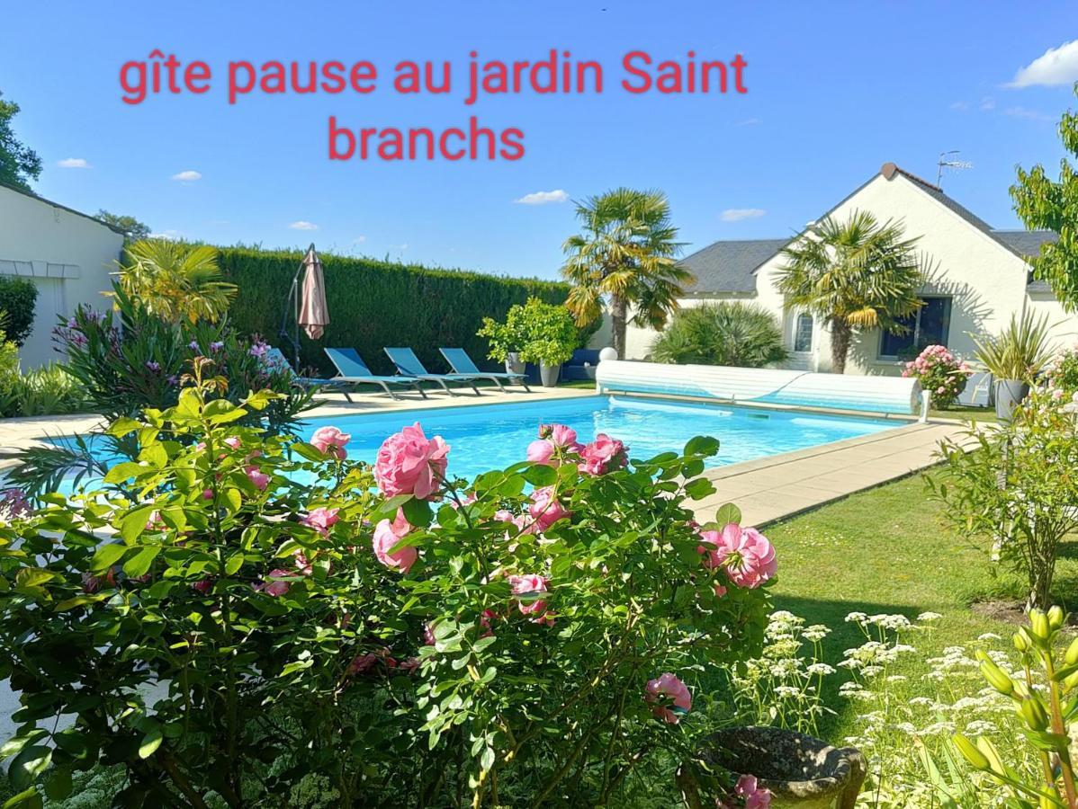 Gite Pause Au Jardin Piscine Chauffee Saint-Branchs Luaran gambar