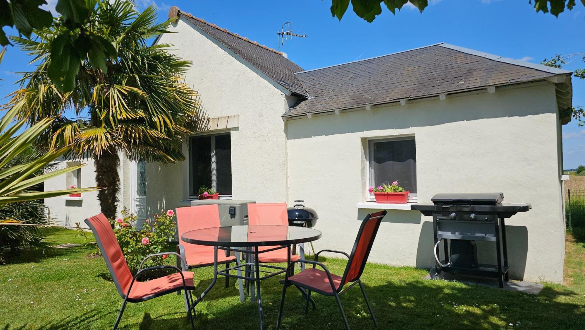 Gite Pause Au Jardin Piscine Chauffee Saint-Branchs Luaran gambar